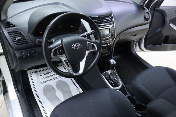Hyundai Solaris, 1.6 л, АТ, 2011 фото 11