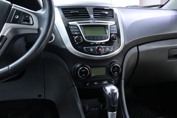 Hyundai Solaris, 1.6 л, АТ, 2011 фото 13