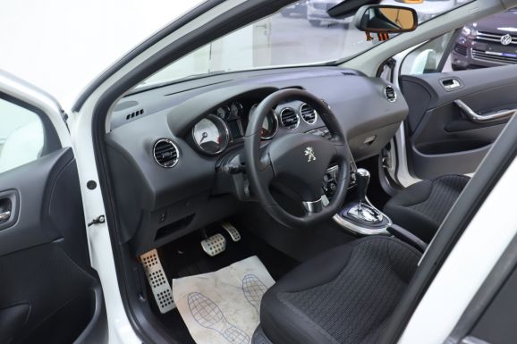 Peugeot 308, 1.6 л, АТ, 2012 фото 10