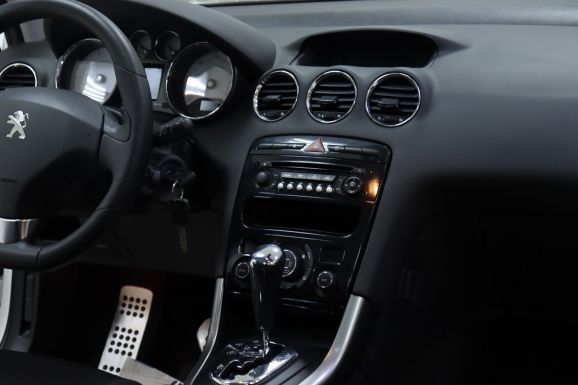 Peugeot 308, 1.6 л, АТ, 2012 фото 1