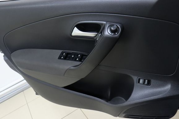 Volkswagen Polo, 1.6 л, АТ, 2014 фото 8