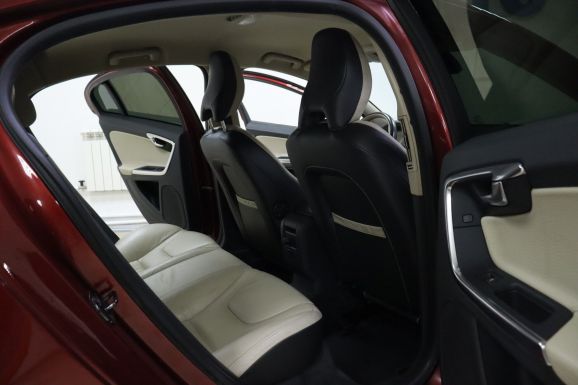 Volvo S60, 2.0 л, Робот, 2011 фото 9