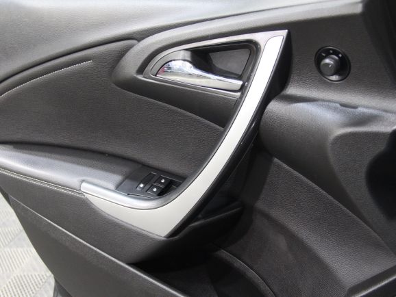 Opel Astra, 1.4 л, АТ, 2013 фото 13