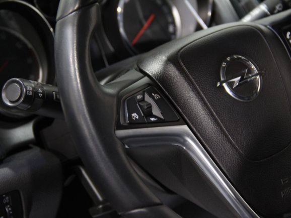 Opel Astra, 1.6 л, АТ, 2011 фото 12