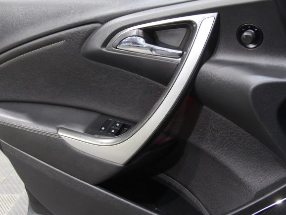 Opel Astra, 1.6 л, АТ, 2011 фото 14