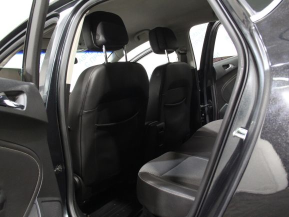 Opel Astra, 1.6 л, АТ, 2011 фото 2