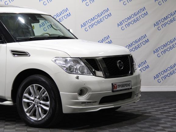 Nissan Patrol, 5.6 л, АТ, 2012 фото 2