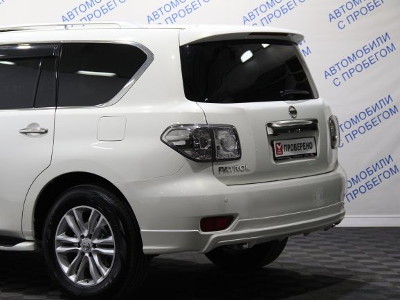 Nissan Patrol, 5.6 л, АТ, 2012 фото 1