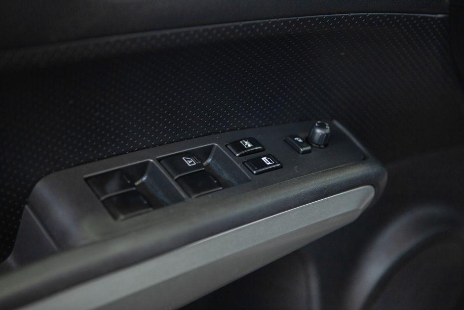 Nissan X-Trail, 2.5 л, Вариатор, 2010 фото 2