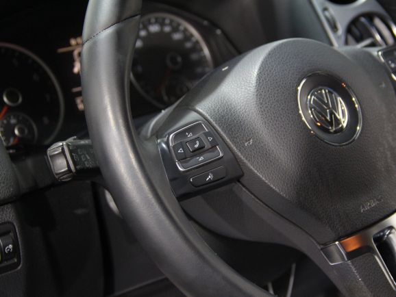 Volkswagen Tiguan, 2.0 л, АТ, 2010 фото 11