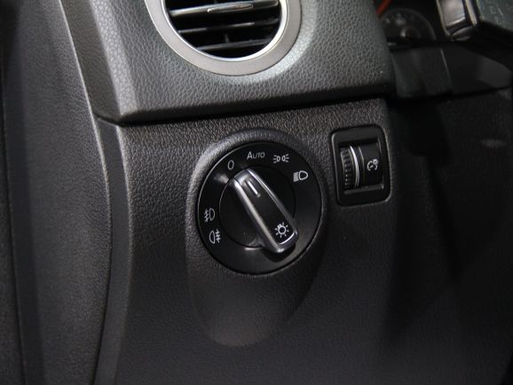 Volkswagen Tiguan, 2.0 л, АТ, 2010 фото 13