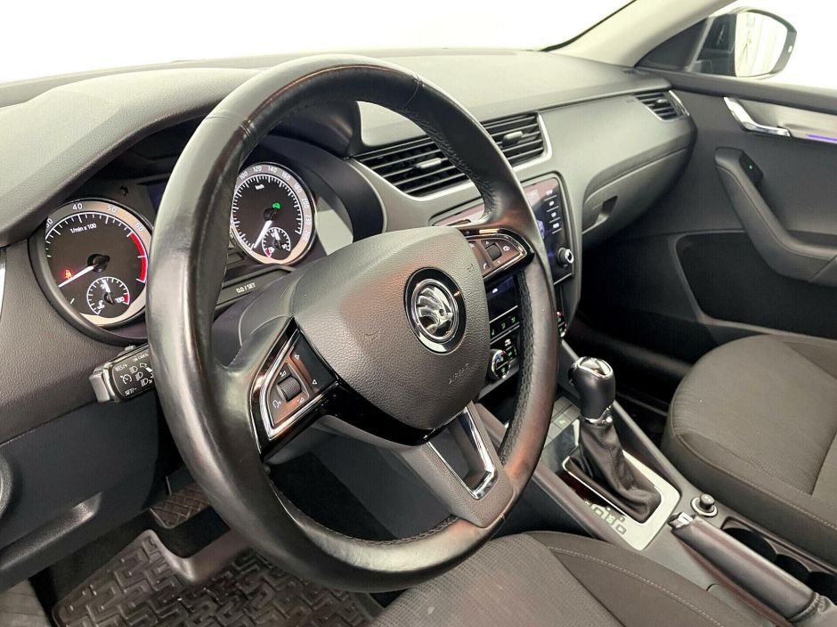 Skoda Octavia, 1.8 л, Робот, 2018 фото 6