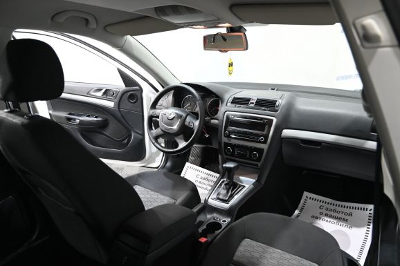 Skoda Octavia, 1.8 л, АТ, 2012 фото 8
