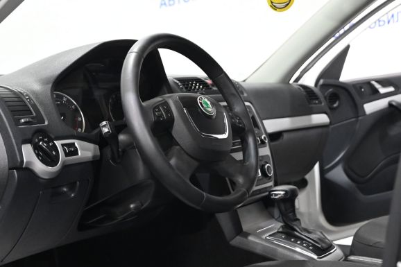 Skoda Octavia, 1.8 л, АТ, 2012 фото 11