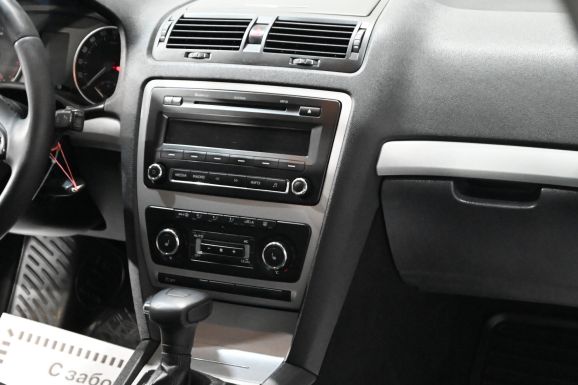 Skoda Octavia, 1.8 л, АТ, 2012 фото 14