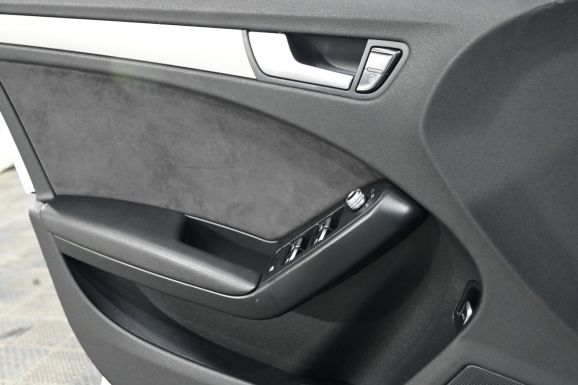 Audi A4, 1.8 л, Вариатор, 2013 фото 2