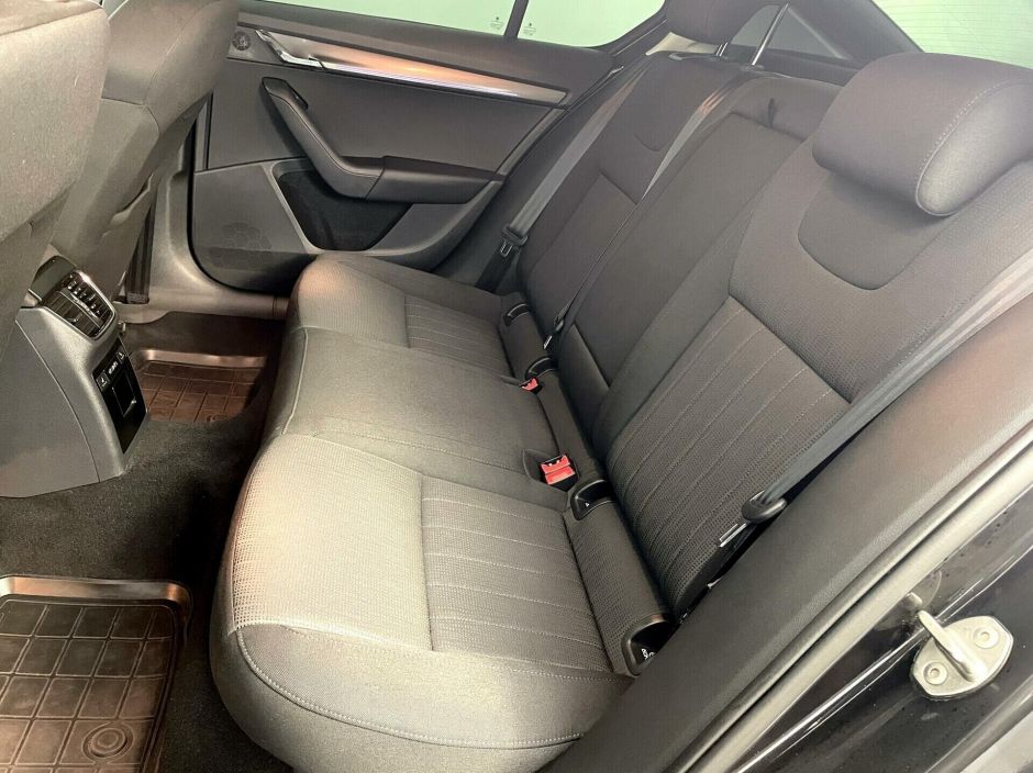 Skoda Octavia, 1.8 л, Робот, 2018 фото 1