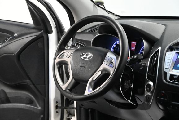 Hyundai ix35, 2.0 л, АТ, 2012 фото 9