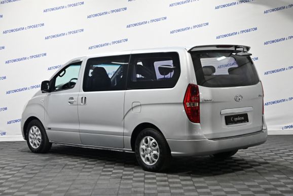 Hyundai Grand Starex, 2.5 л, АТ, 2010 фото 6