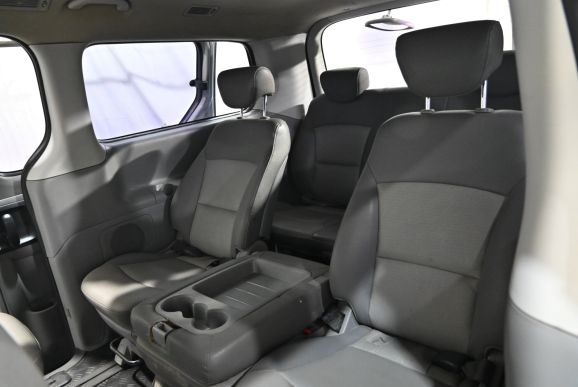 Hyundai Grand Starex, 2.5 л, АТ, 2010 фото 1