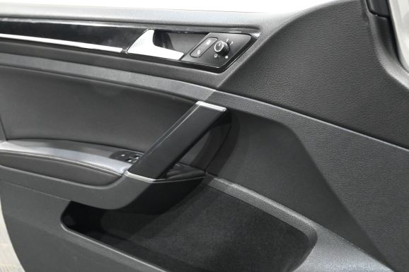 Volkswagen Golf, 1.4 л, Робот, 2014 фото 1