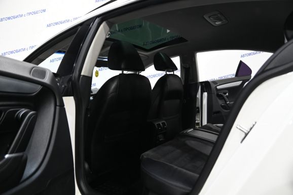 Volkswagen Passat CC, 1.8 л, Робот, 2010 фото 8