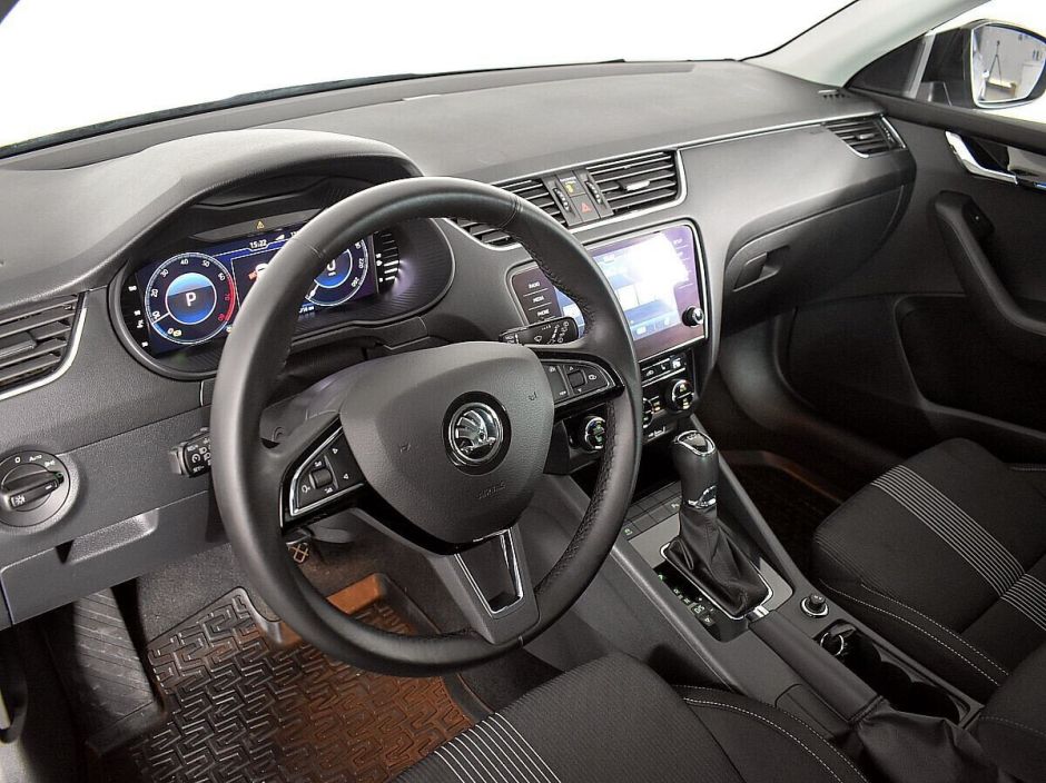 Skoda Octavia Импорт, 1.5 л, Робот, 2019 фото 6