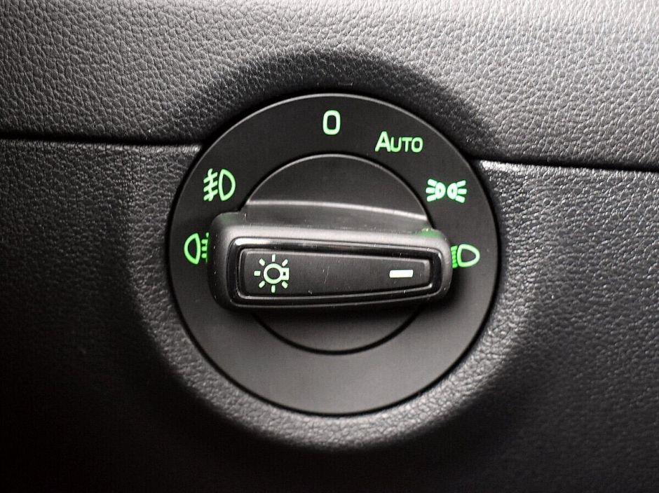 Skoda Octavia Импорт, 1.5 л, Робот, 2019 фото 2