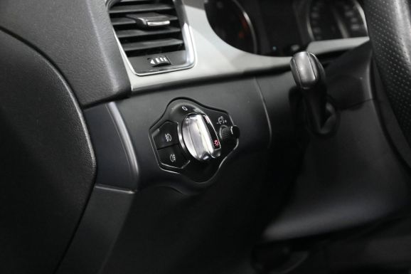 Audi A4, 2.0 л, Робот, 2011 фото 11