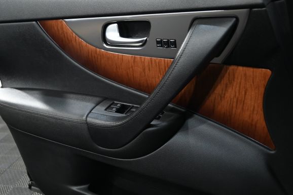 Infiniti QX70, 3.0 л, АТ, 2016 фото 2