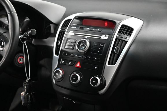 Kia Ceed, 1.6 л, АТ, 2010 фото 2