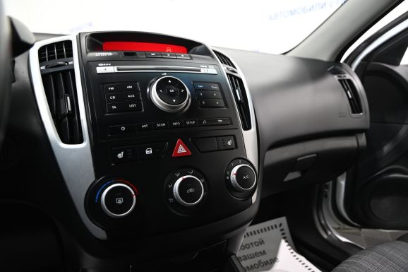 Kia Ceed, 1.6 л, АТ, 2010 фото 1