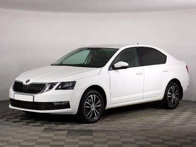 Skoda Octavia, 1.6 л, АКПП, 2019 фото 3