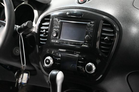 Nissan Juke, 1.6 л, Вариатор, 2011 фото 2