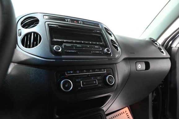 Volkswagen Tiguan, 2.0 л, АТ, 2012 фото 2