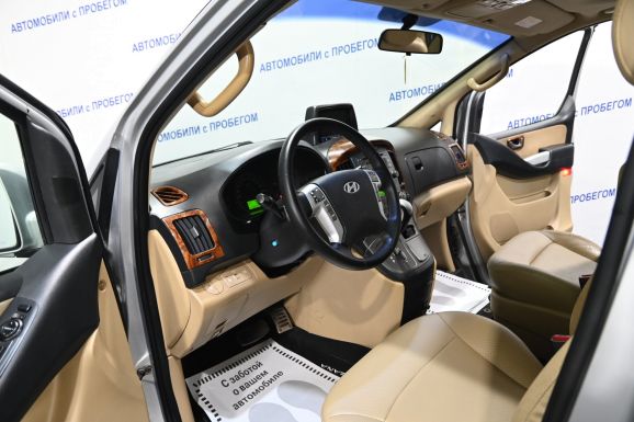 Hyundai Grand Starex, 2.5 л, АТ, 2009 фото 7