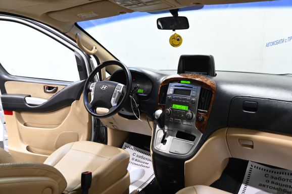 Hyundai Grand Starex, 2.5 л, АТ, 2009 фото 11