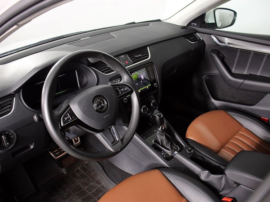Skoda Octavia, 1.8 л, Робот, 2019 фото 6