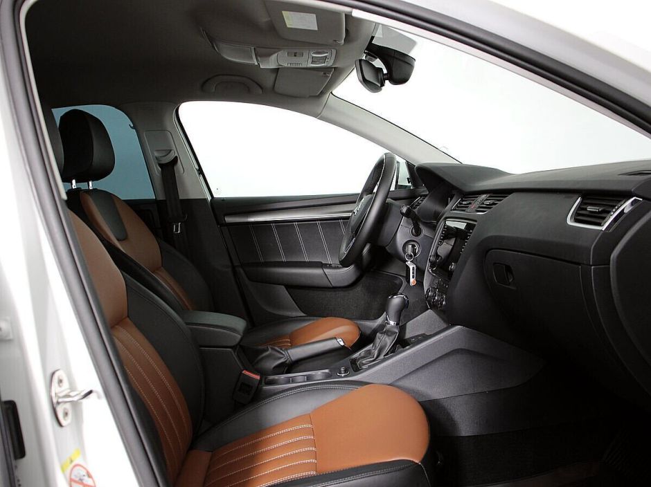 Skoda Octavia, 1.8 л, Робот, 2019 фото 2