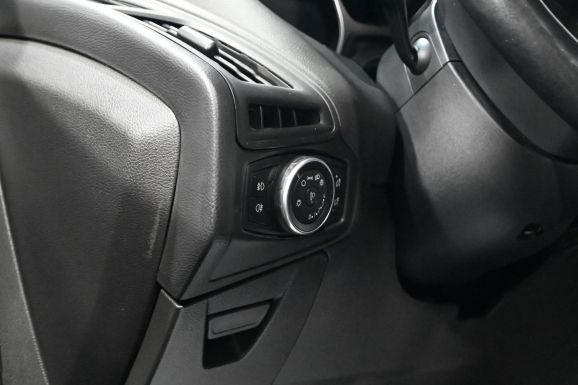 Ford Focus, 1.6 л, Робот, 2017 фото 2