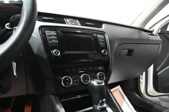 Skoda Octavia, 1.4 л, Робот, 2013 фото 11