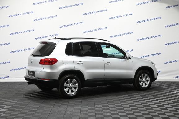 Volkswagen Tiguan, 2.0 л, АТ, 2012 фото 4