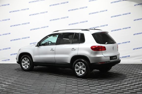 Volkswagen Tiguan, 2.0 л, АТ, 2012 фото 6