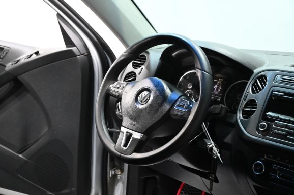 Volkswagen Tiguan, 2.0 л, АТ, 2012 фото 9