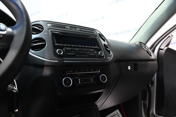 Volkswagen Tiguan, 2.0 л, АТ, 2012 фото 10