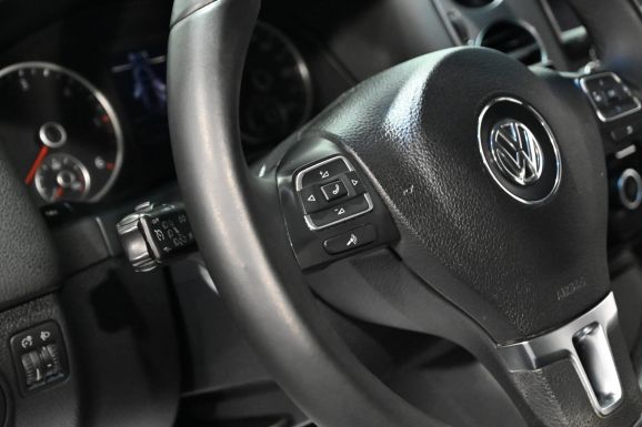 Volkswagen Tiguan, 2.0 л, АТ, 2012 фото 12