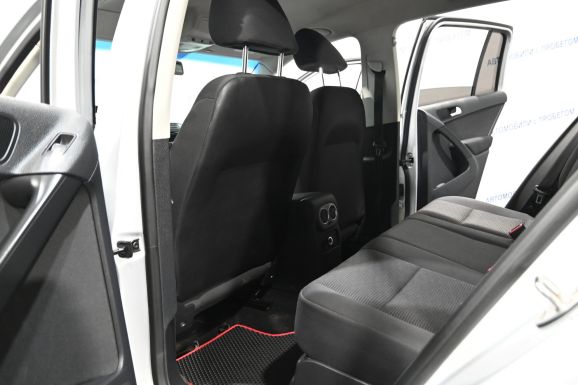 Volkswagen Tiguan, 2.0 л, АТ, 2012 фото 1