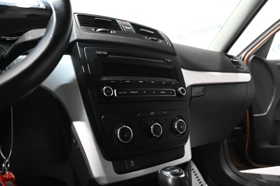 Skoda Yeti, 1.4 л, Робот, 2014 фото 11