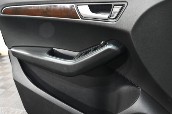 Audi Q5, 2.0 л, Робот, 2011 фото 2