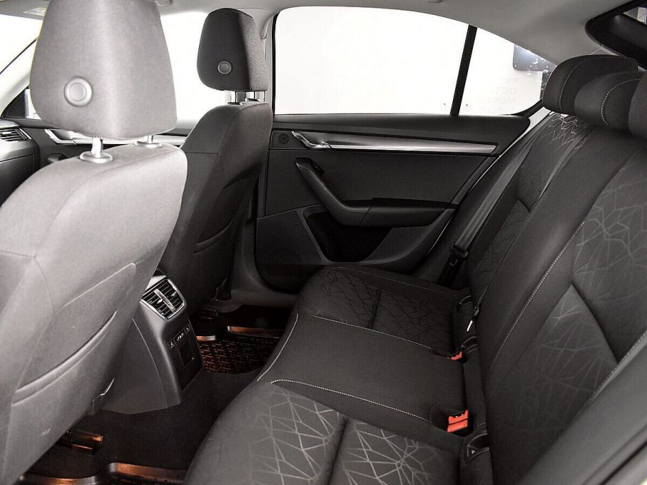 Skoda Octavia, 1.4 л, Робот, 2020 фото 1